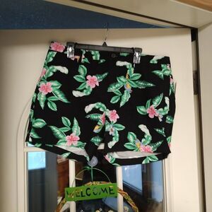 New Old Navy Everyday Shorts Black Tropical Flower Size Women's 14